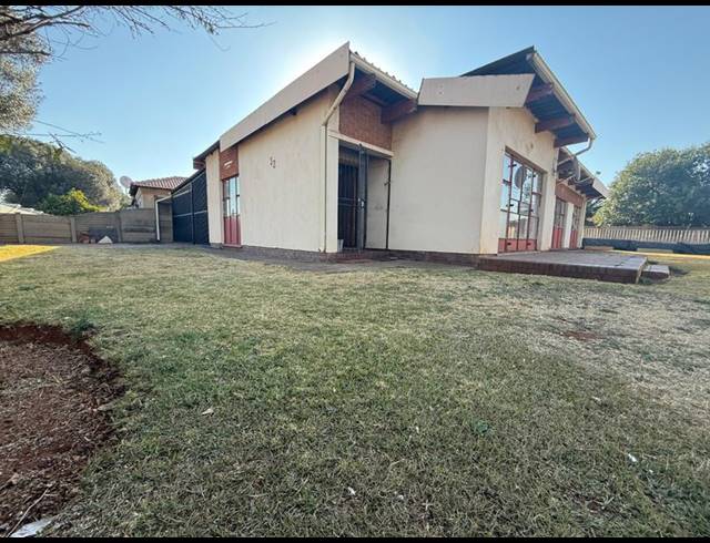 3 BEDROOM HOUSE FOR SALE IN VANDERBIJLPARK CE 5